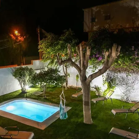 Playamar Sleeps 4 With Pool Air Con And Wifi 别墅 托雷莫利诺斯