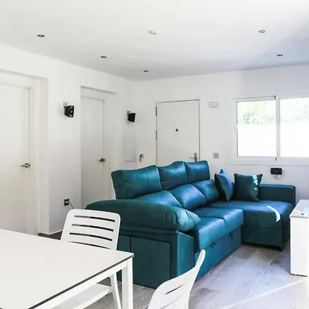 Playamar Sleeps 4 With Pool Air Con And Wifi