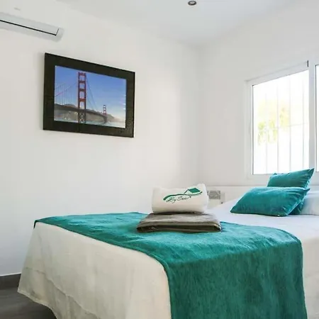 Playamar Sleeps 4 With Pool Air Con And Wifi 托雷莫利诺斯